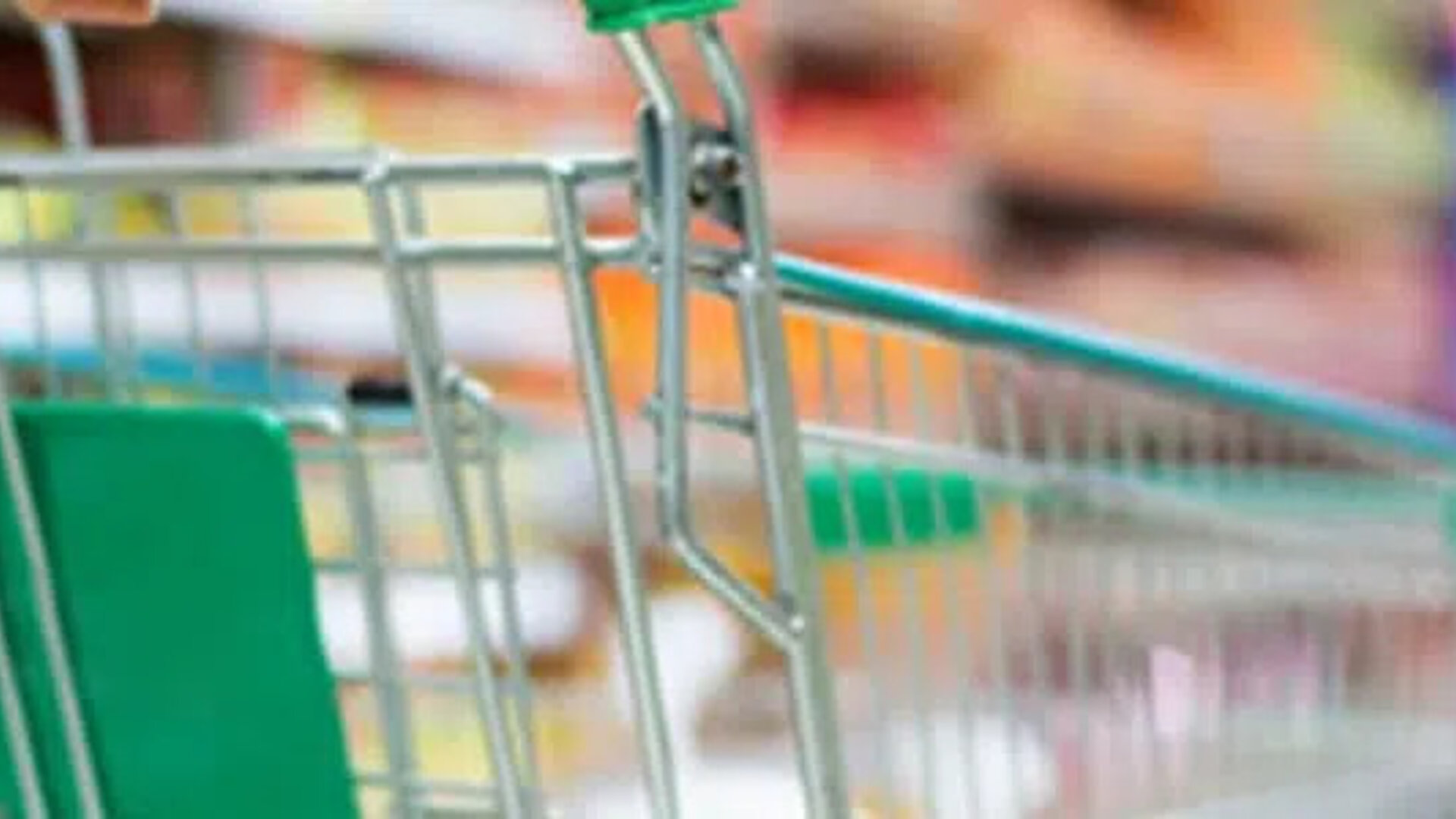 nákupní košík v obchodě tesco