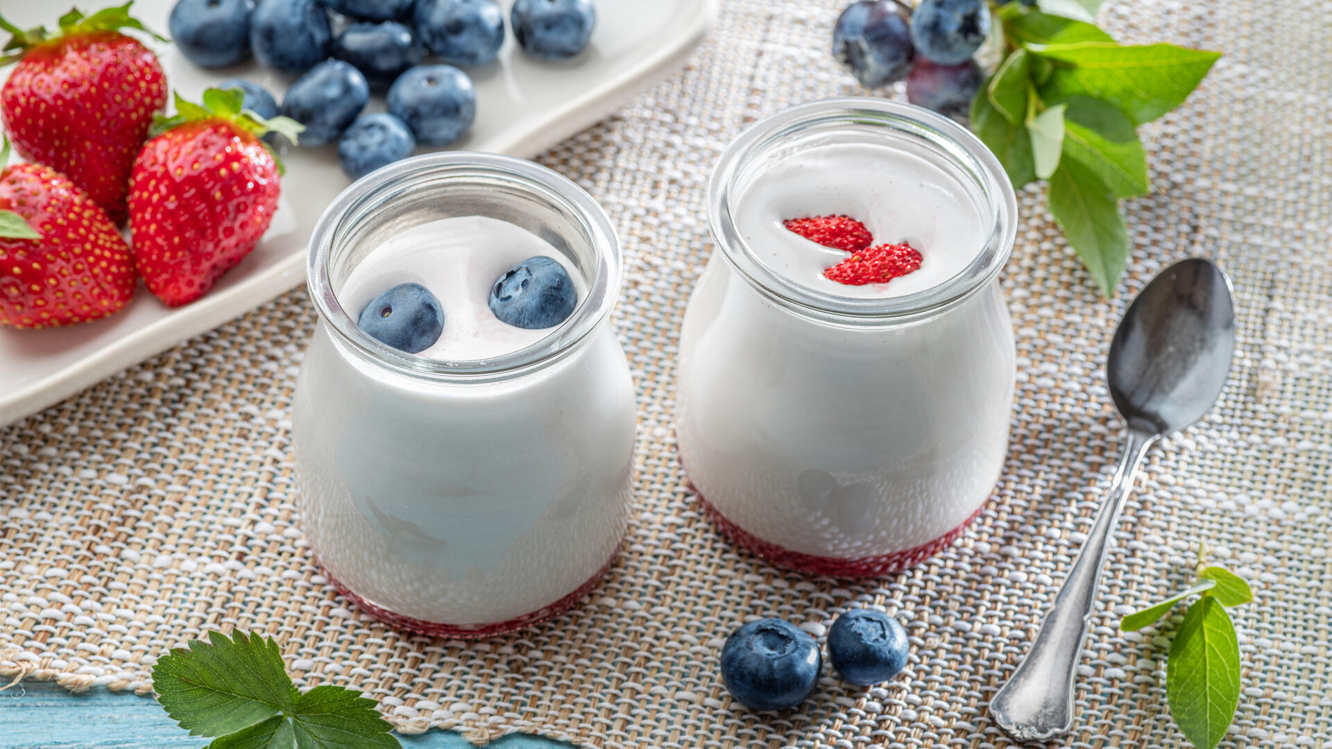 zvolensk&yacute; jogurt od zvolensk&aacute; mliek&aacute;reň