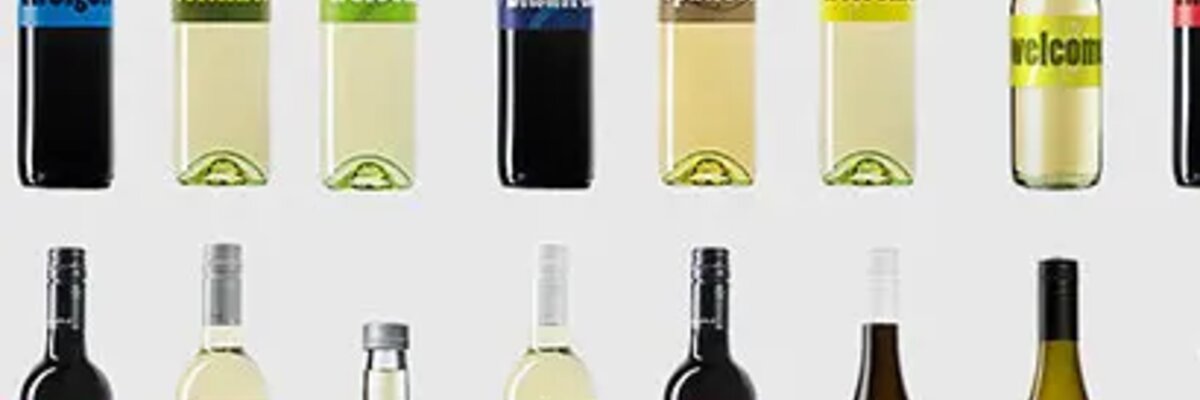 Borosüvegek egymás mellett és egymás alatt felsorakoztatva