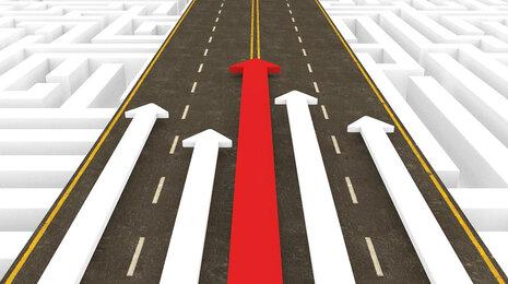 Wegweisende Richtungspfeile