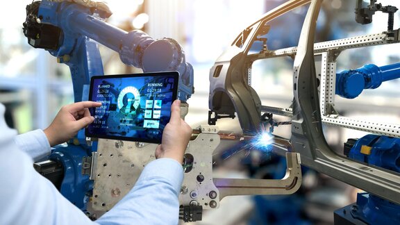 osoba používající edi v gewe-tec