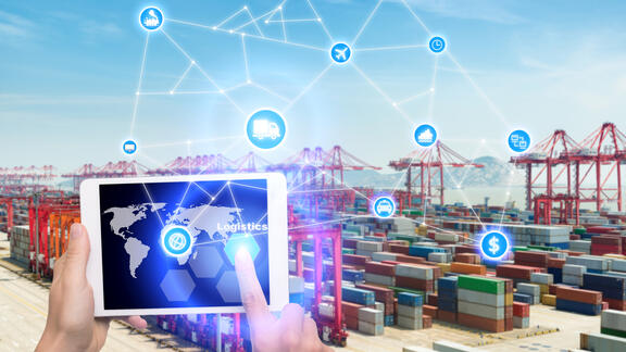 Logistic Habour, hands on tablet
