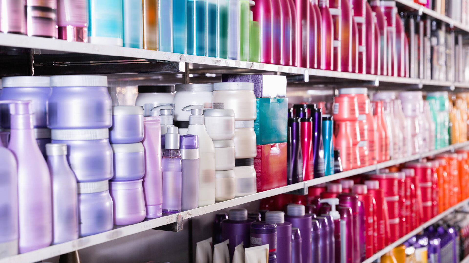 © iStockphoto/JackF FMCG (Fast Moving Consumer Goods) v obchode
