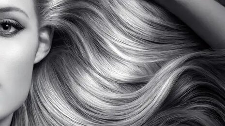 Prachtvolle lange Haare einer jungen Frau - Web-EDI Lösung für L'Oréal Österreich