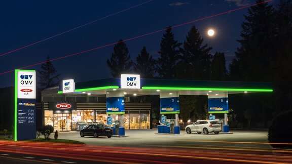 © OMV OMV filling station by night